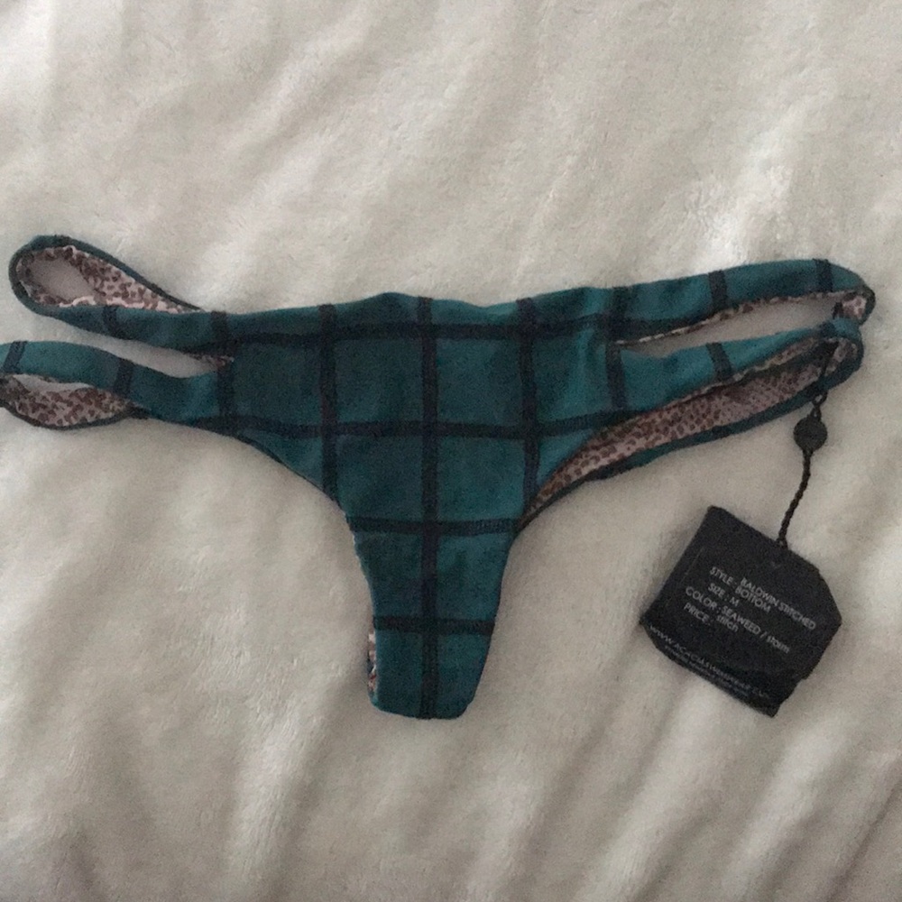 Acacia Baldwin Bottom